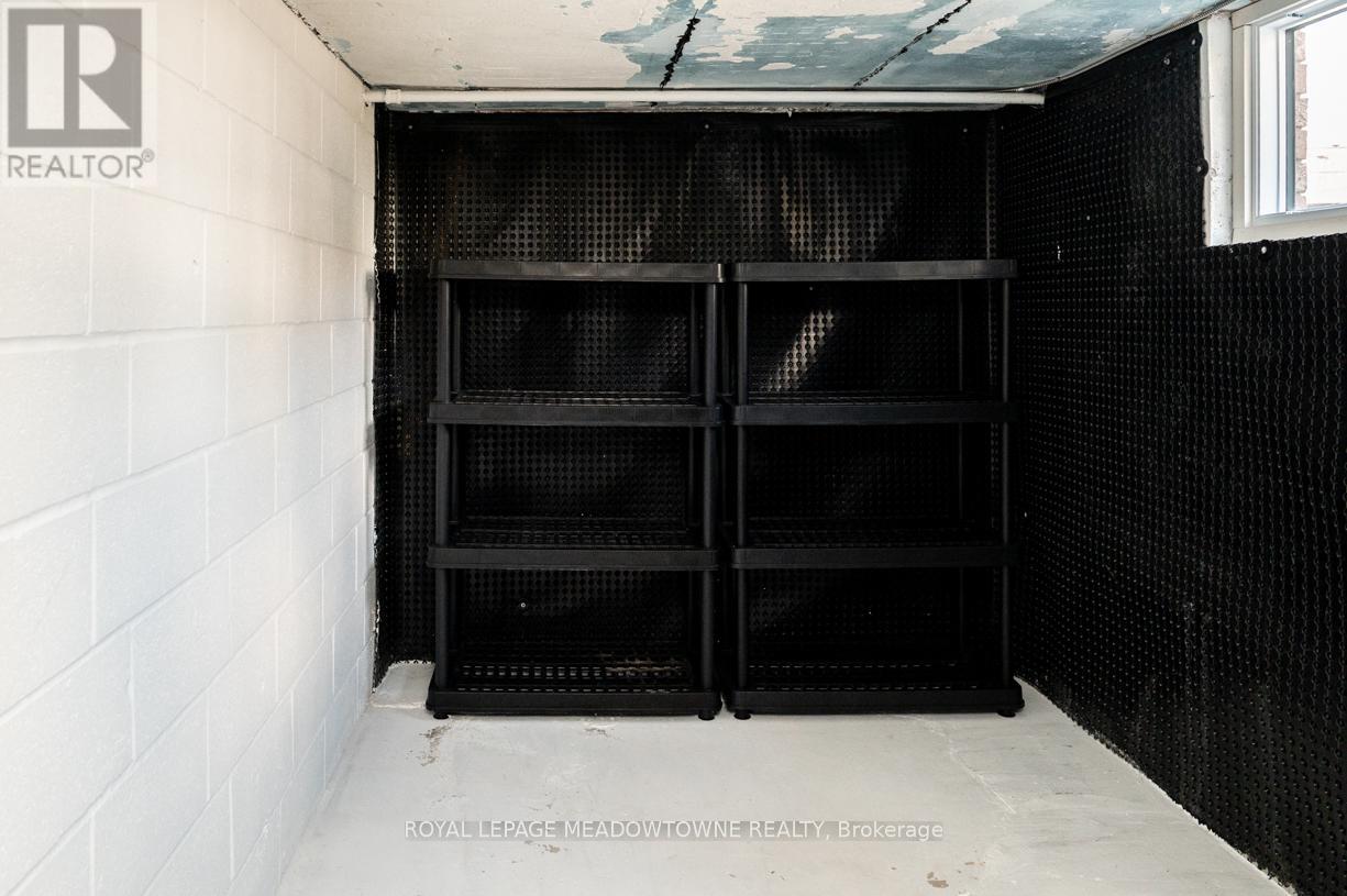 17 Kersdale Avenue, Toronto, Ontario  M6M 1C9 - Photo 36 - W12531114