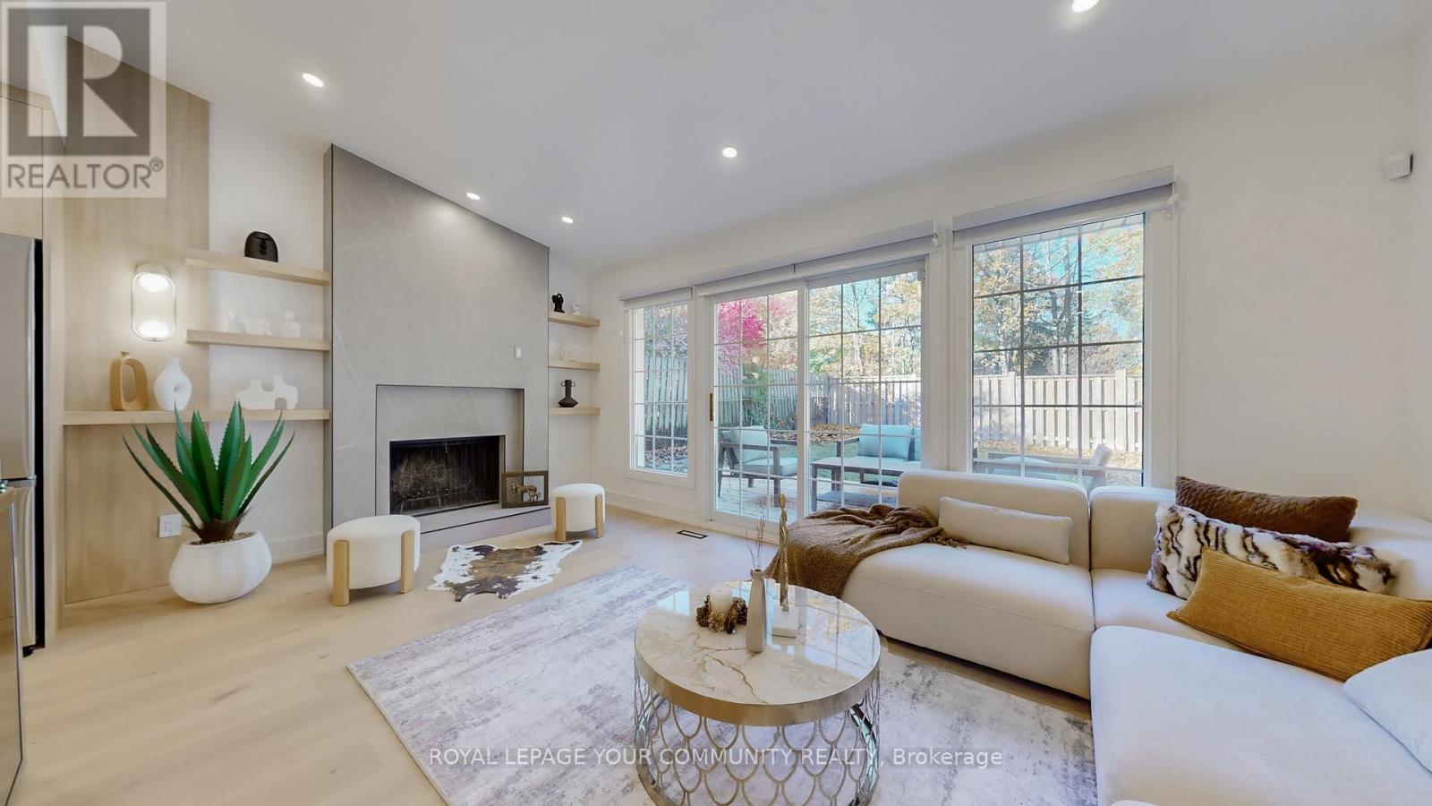 4115 Marigold Crescent, Mississauga, Ontario  L5L 2A4 - Photo 2 - W12531138