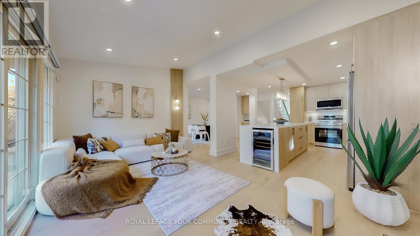 4115 Marigold Crescent, Mississauga, Ontario  L5L 2A4 - Photo 5 - W12531138