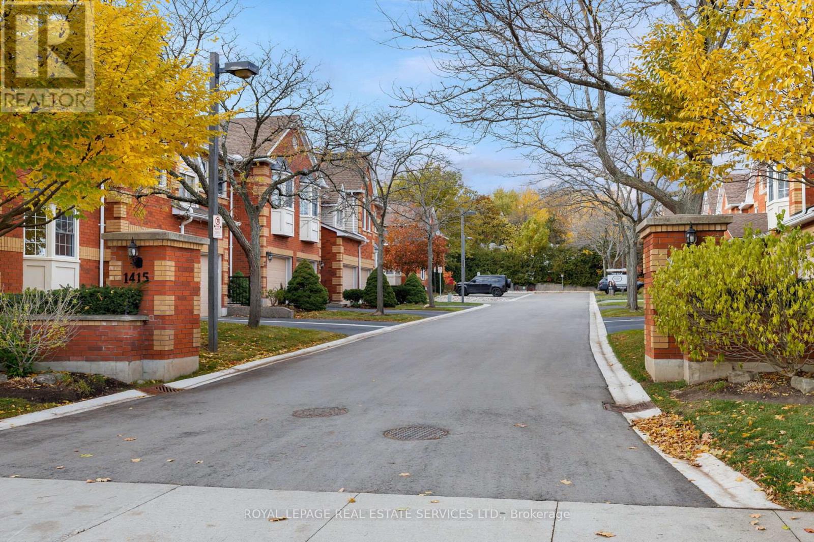 30 - 1415 Hazelton Boulevard, Burlington, Ontario  L7P 4W6 - Photo 3 - W12531154