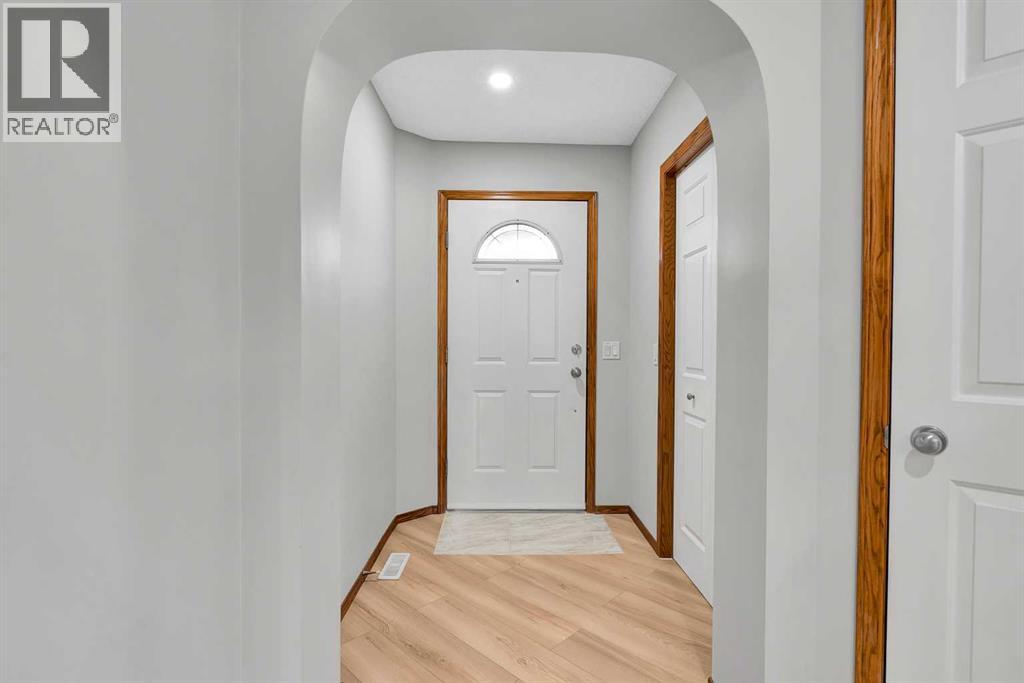 6 Country Hills Manor Nw, Calgary, Alberta  T3K 5C7 - Photo 6 - A2267537