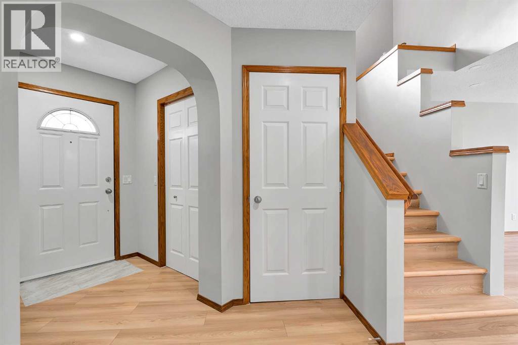 6 Country Hills Manor Nw, Calgary, Alberta  T3K 5C7 - Photo 5 - A2267537