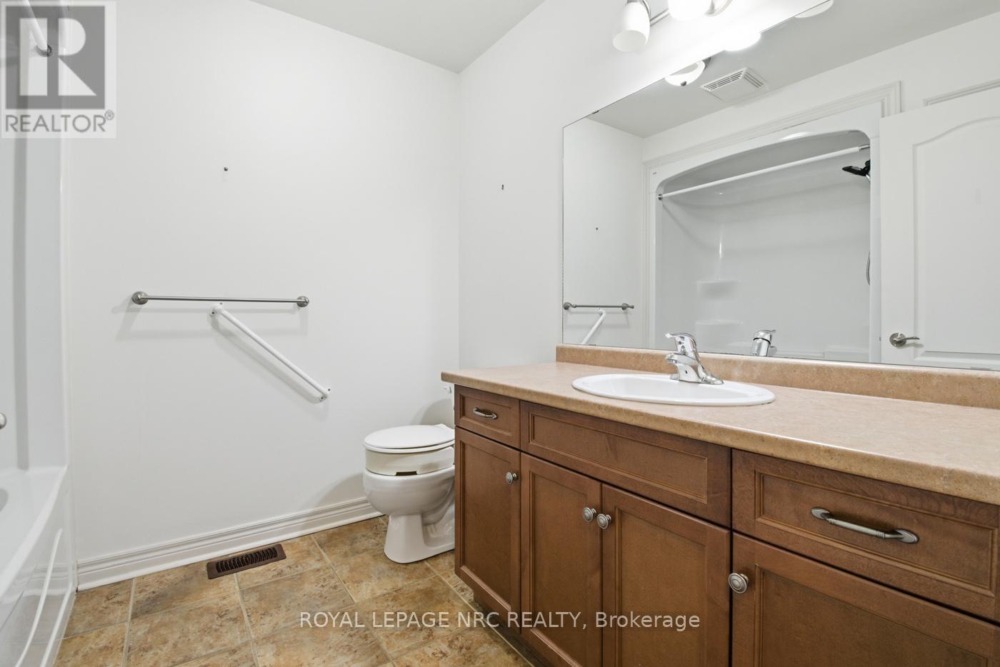 18 Bluegrass Crescent, St. Catharines, Ontario  L2P 0A7 - Photo 18 - X12527160