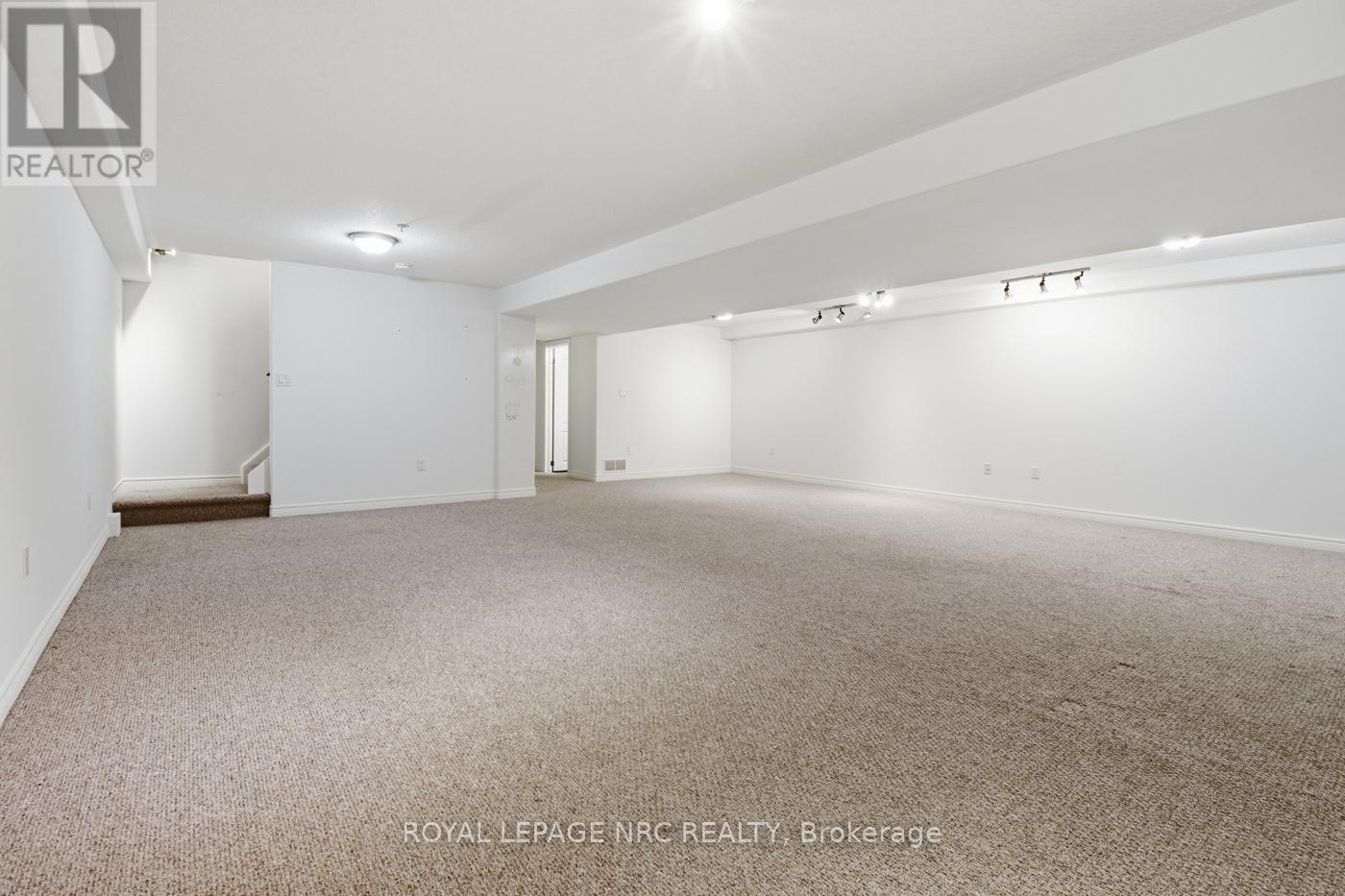 18 Bluegrass Crescent, St. Catharines, Ontario  L2P 0A7 - Photo 16 - X12527160