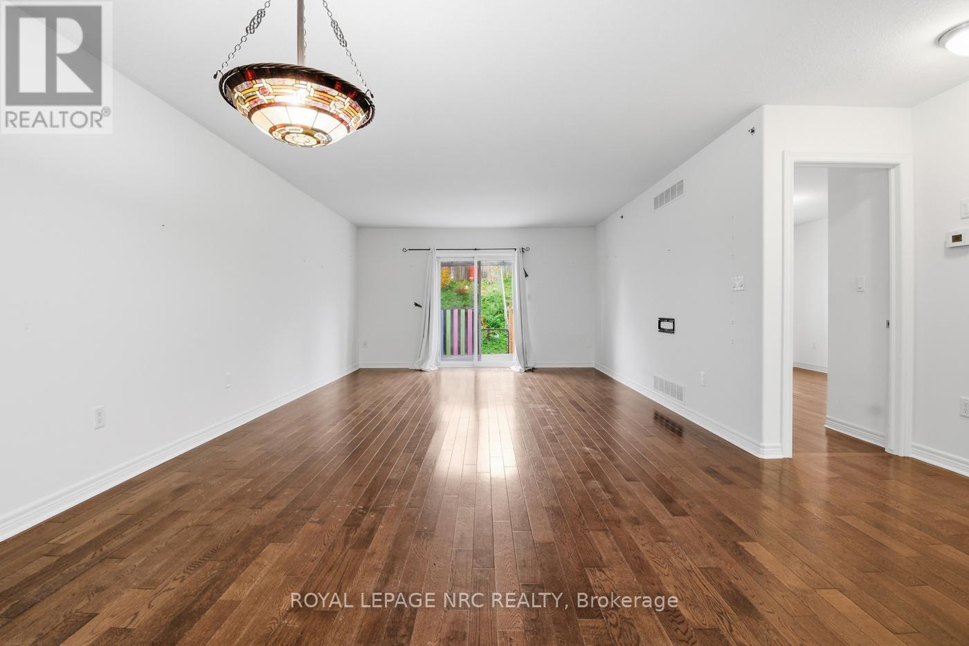 18 Bluegrass Crescent, St. Catharines, Ontario  L2P 0A7 - Photo 11 - X12527160