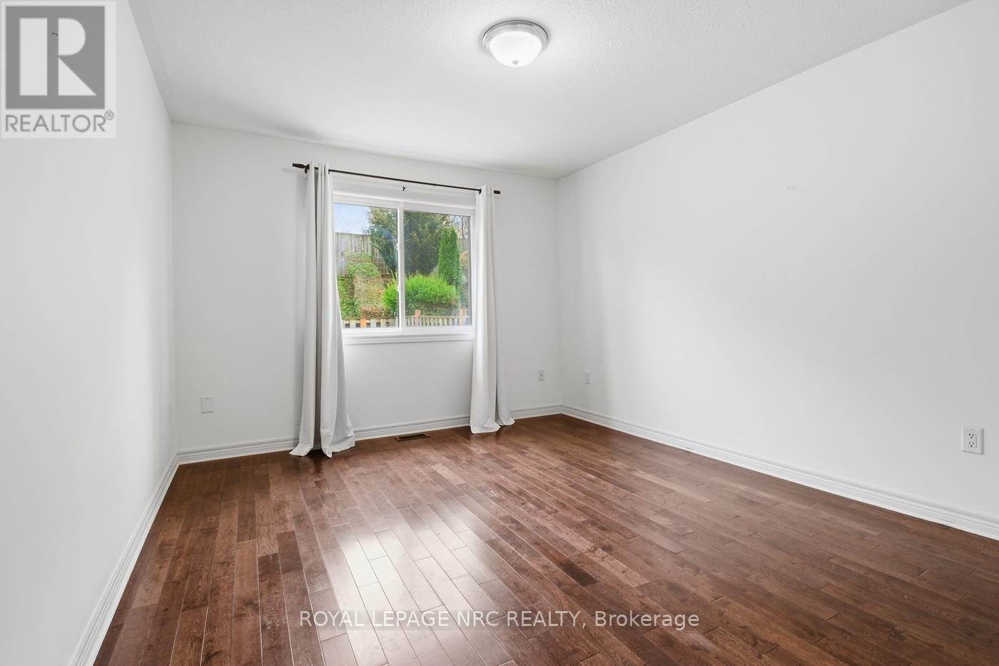 18 Bluegrass Crescent, St. Catharines, Ontario  L2P 0A7 - Photo 8 - X12527160