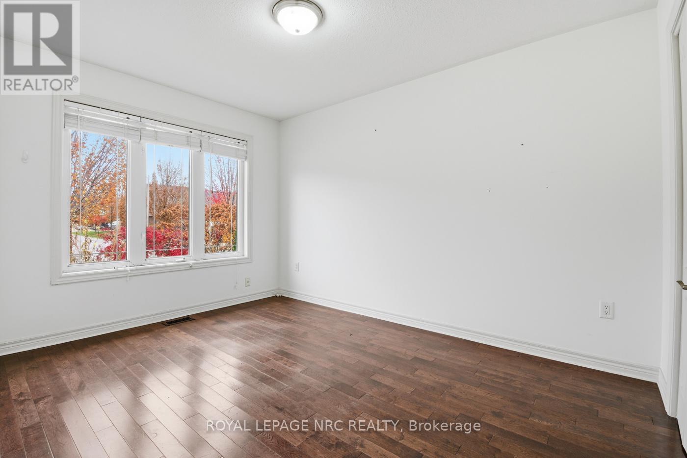 18 Bluegrass Crescent, St. Catharines, Ontario  L2P 0A7 - Photo 9 - X12527160