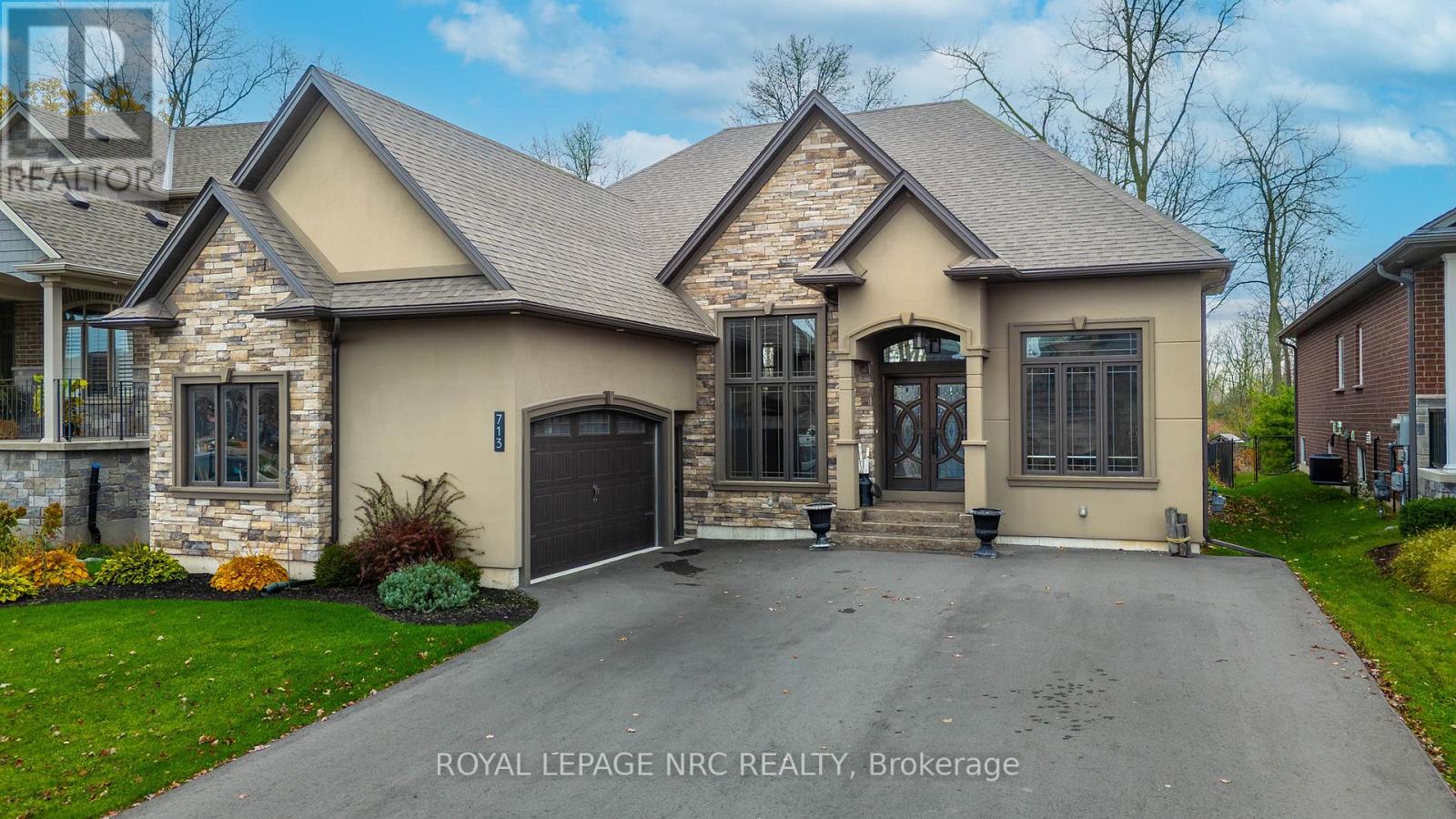 713 Clarence Street, Port Colborne, Ontario  L3K 6B8 - Photo 2 - X12375176