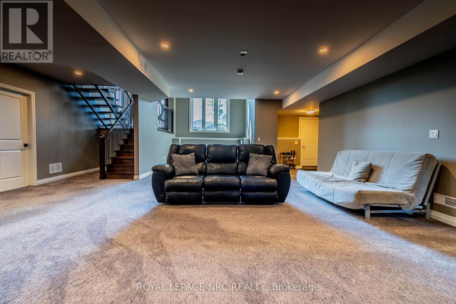 713 Clarence Street, Port Colborne, Ontario  L3K 6B8 - Photo 32 - X12375176