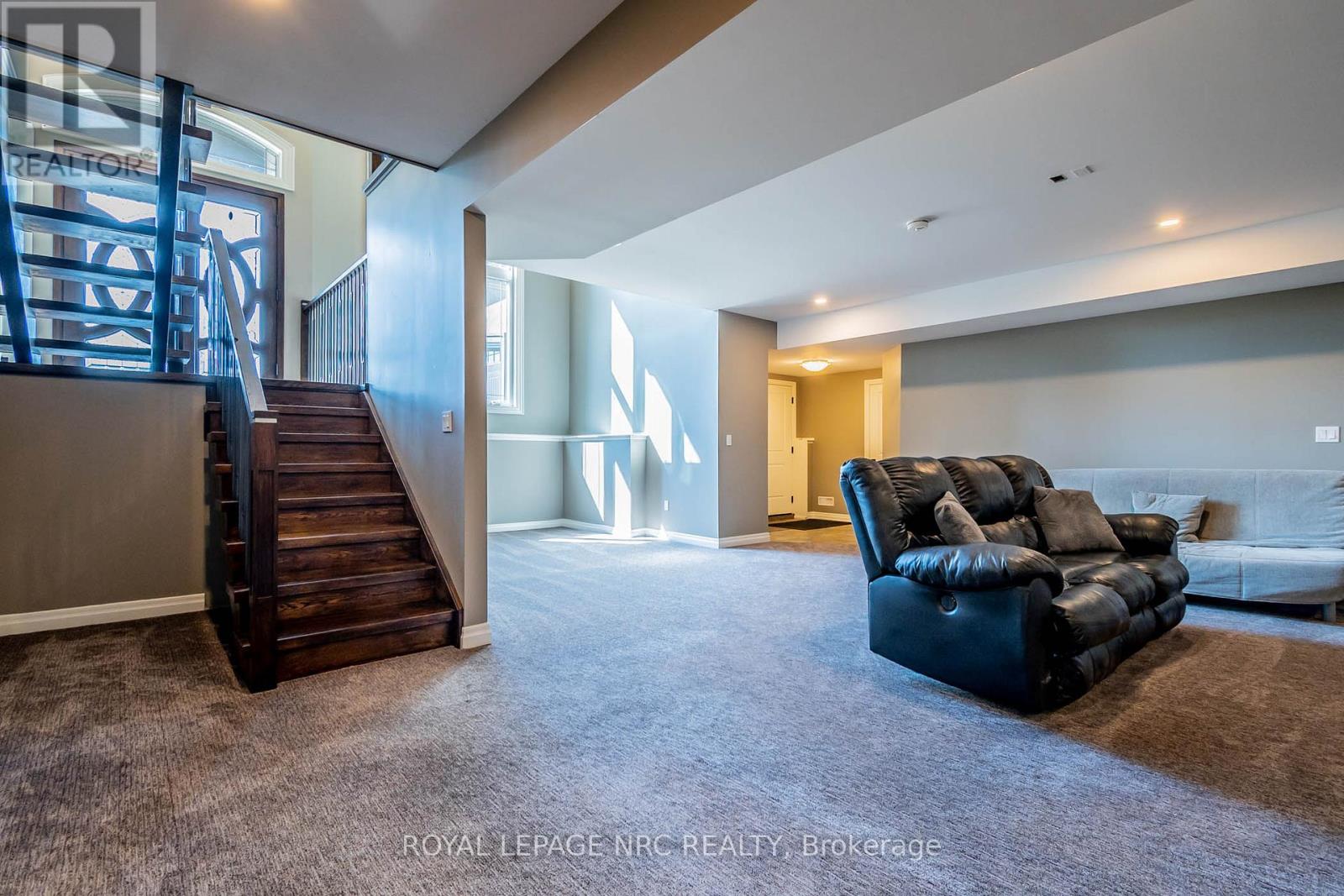 713 Clarence Street, Port Colborne, Ontario  L3K 6B8 - Photo 31 - X12375176