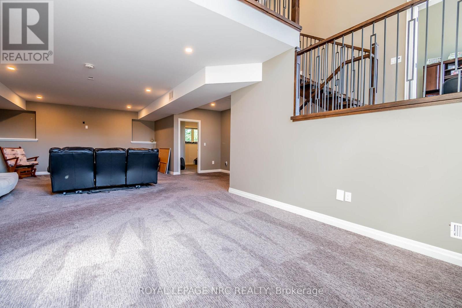 713 Clarence Street, Port Colborne, Ontario  L3K 6B8 - Photo 34 - X12375176