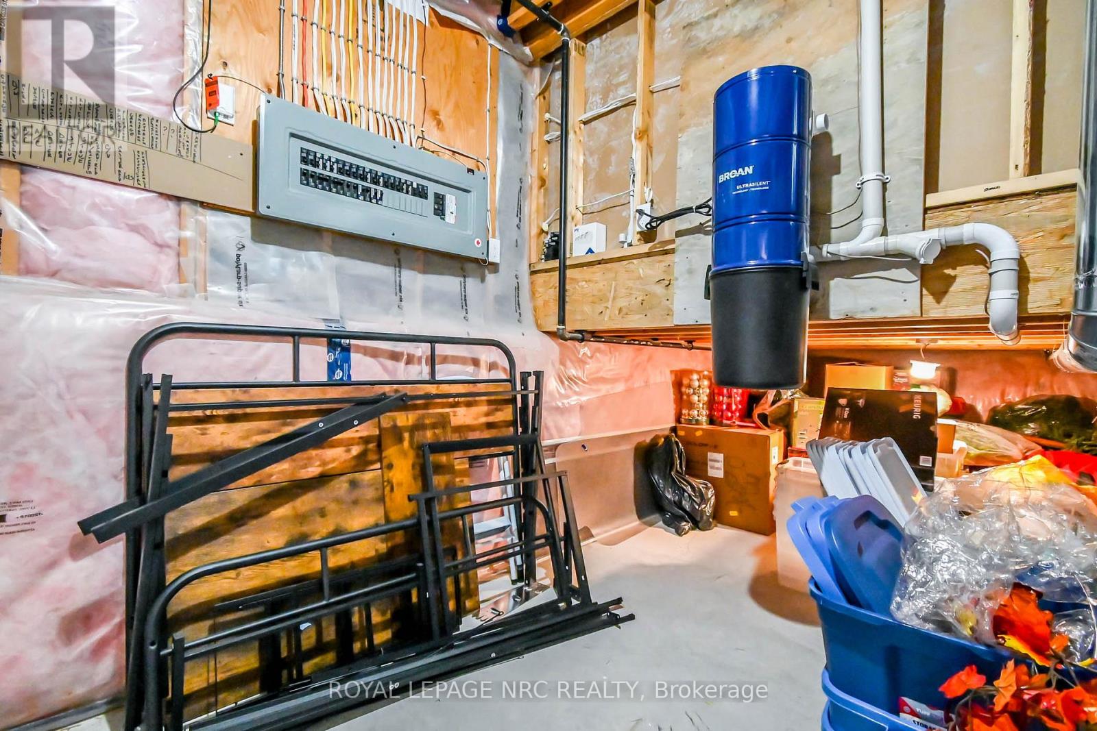 713 Clarence Street, Port Colborne, Ontario  L3K 6B8 - Photo 41 - X12375176