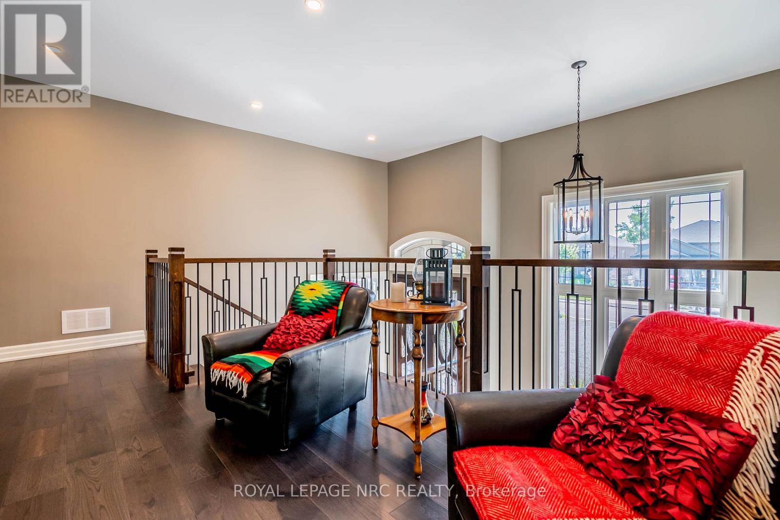 713 Clarence Street, Port Colborne, Ontario  L3K 6B8 - Photo 9 - X12375176