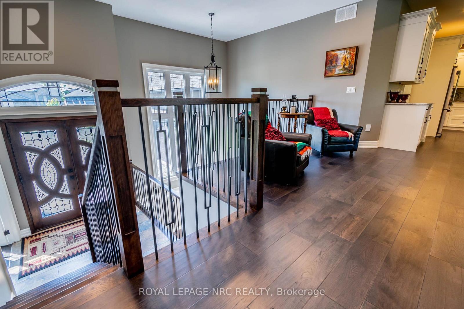 713 Clarence Street, Port Colborne, Ontario  L3K 6B8 - Photo 8 - X12375176