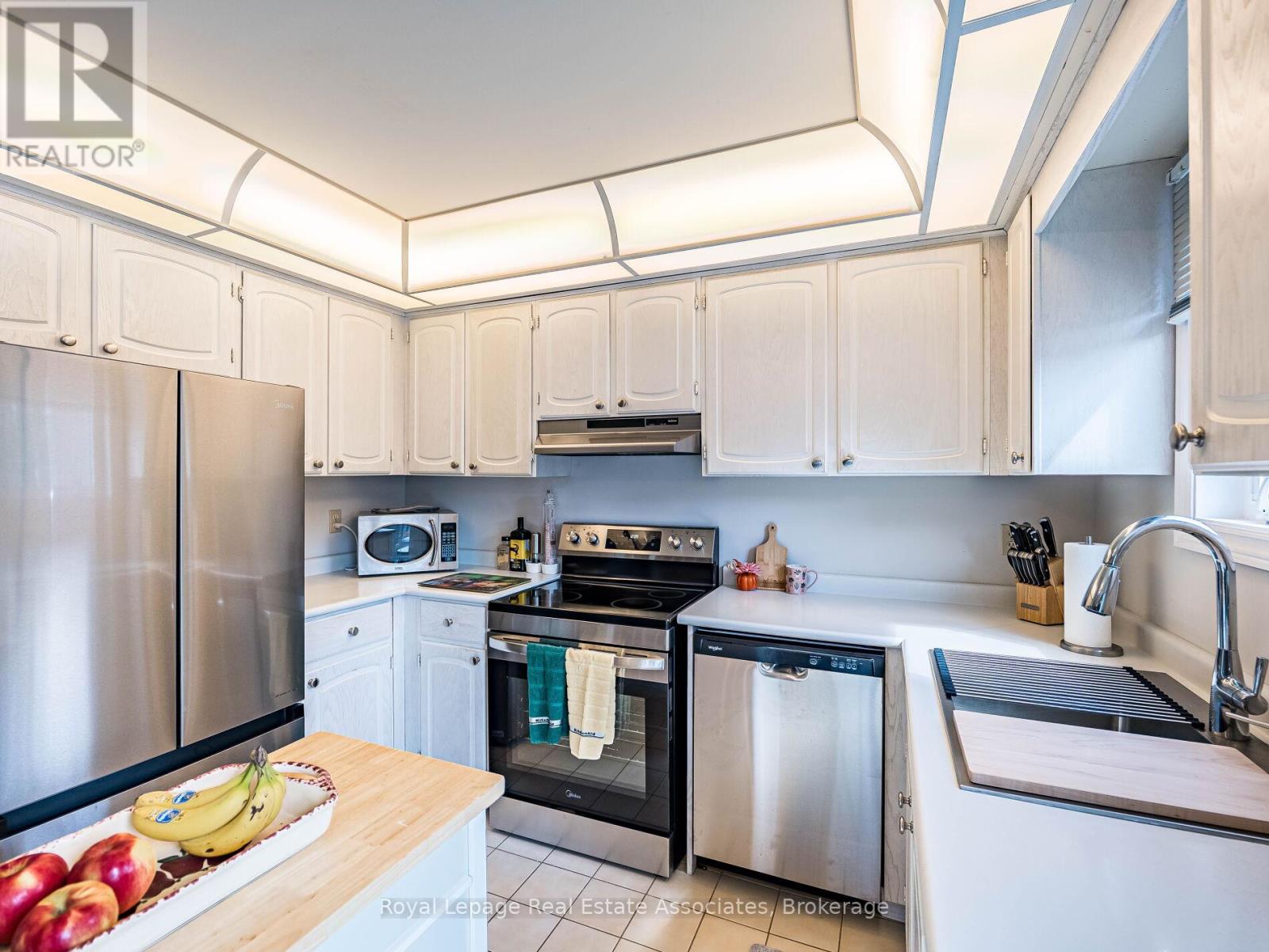 6033 Duford Drive, Mississauga, Ontario  L5V 1A8 - Photo 8 - W12529798