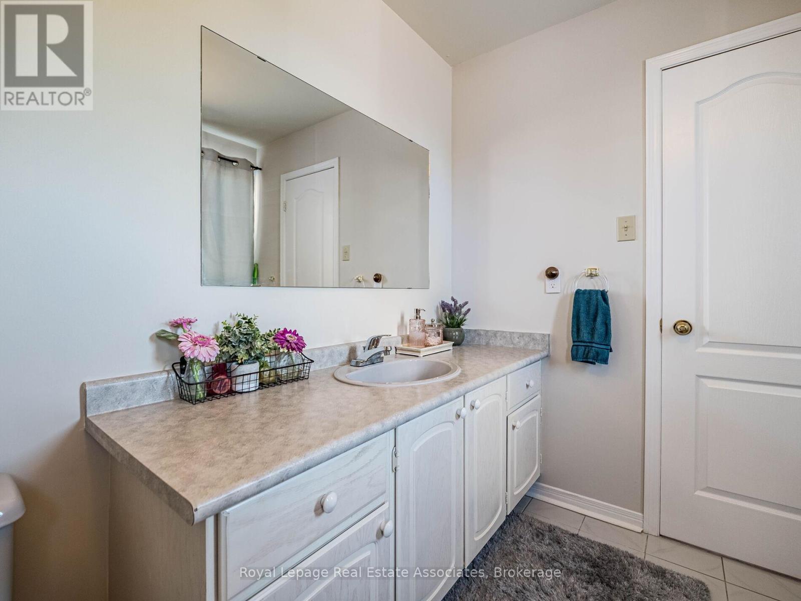 6033 Duford Drive, Mississauga, Ontario  L5V 1A8 - Photo 14 - W12529798