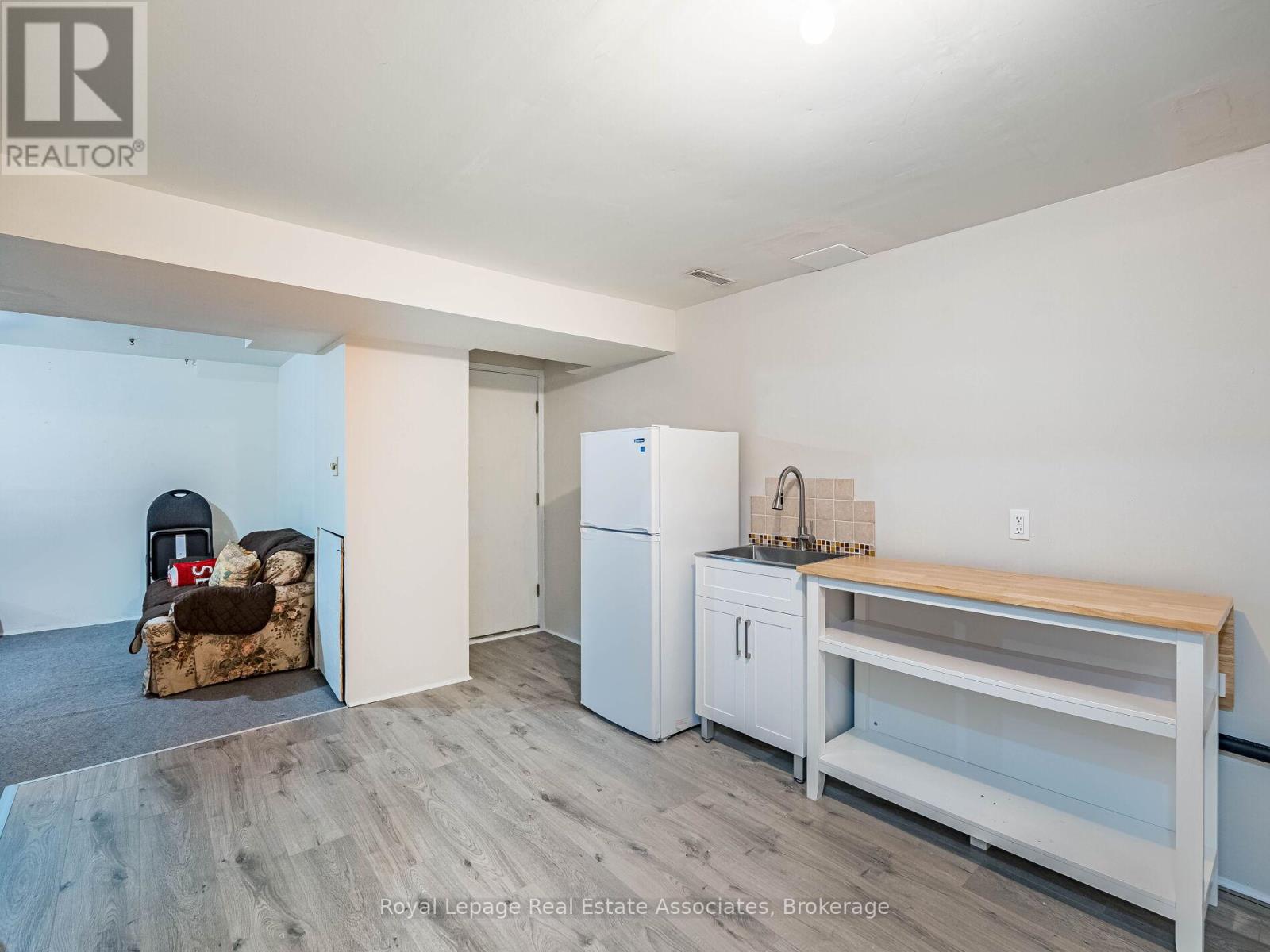 6033 Duford Drive, Mississauga, Ontario  L5V 1A8 - Photo 18 - W12529798