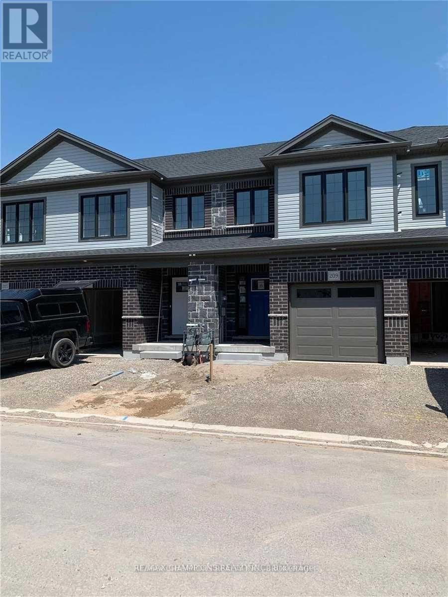 209 WOODMEADOW COURT, Kitchener, Ontario