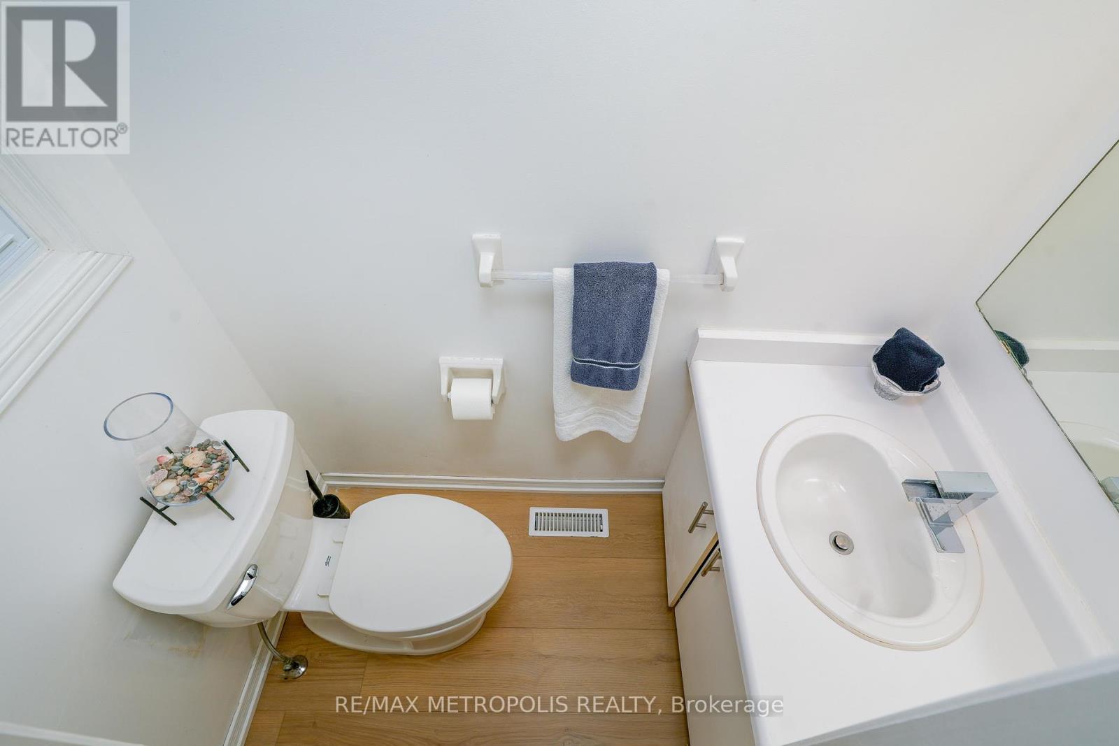 59 - 2 Royalwood Court, Hamilton, Ontario  L8E 4Z1 - Photo 3 - X12531148