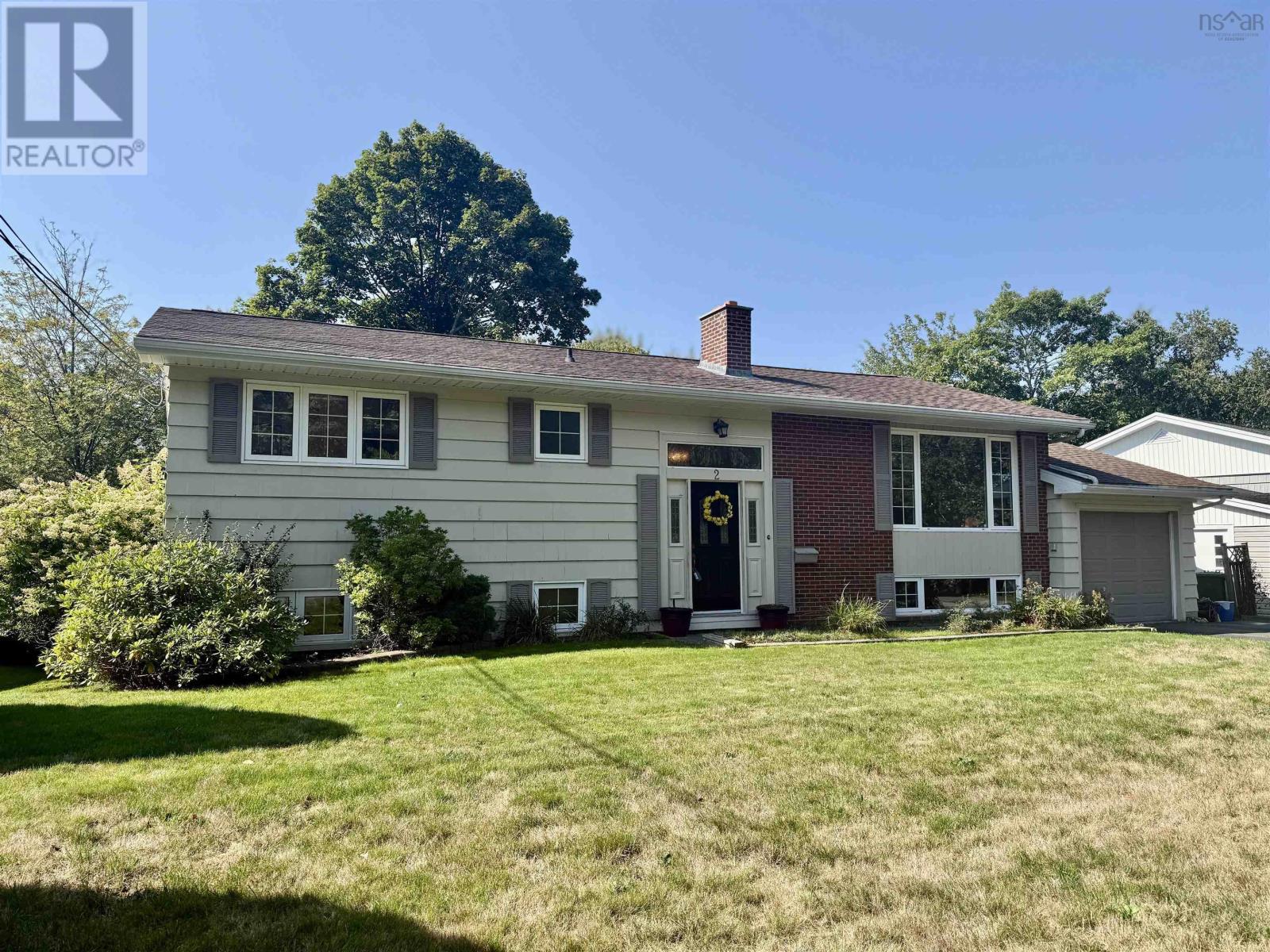 Property at 2 Laurentian Drive image 2