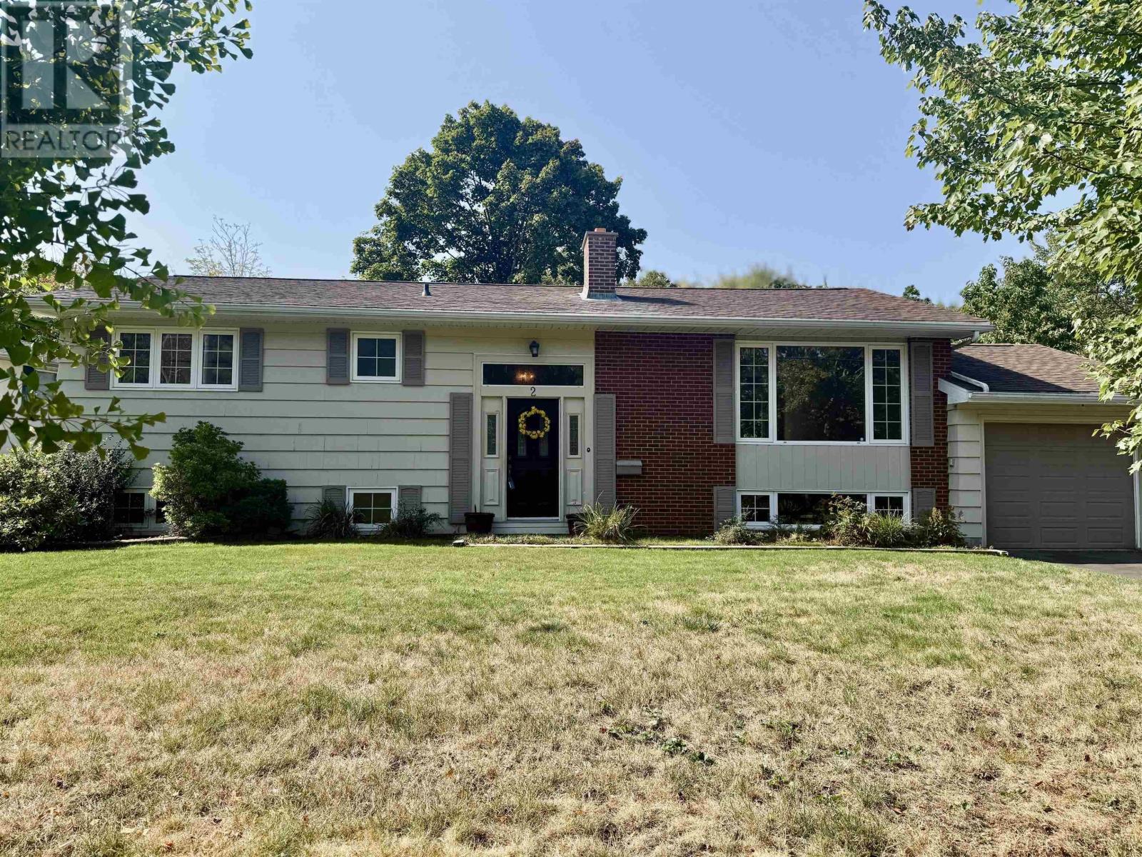 Property at 2 Laurentian Drive image 3