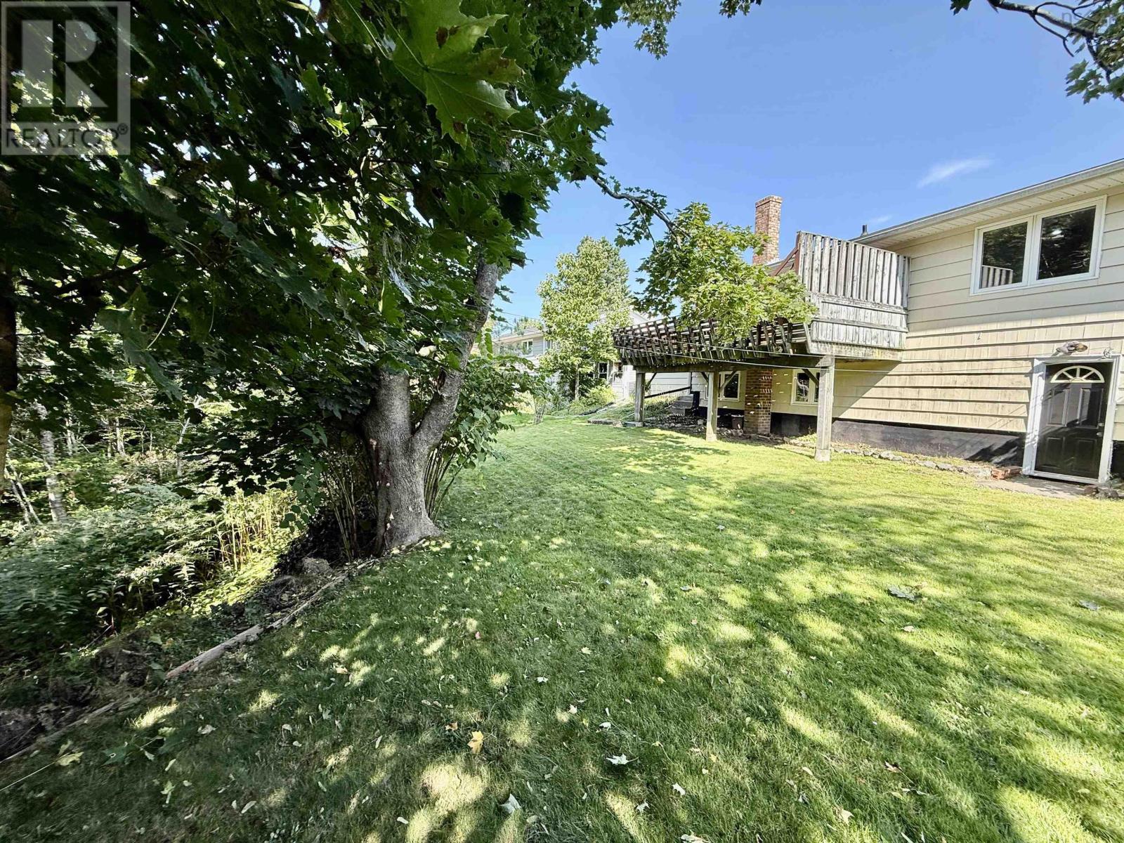 Property at 2 Laurentian Drive image 5