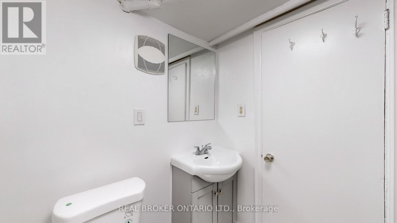 Bsmt - 451 Donlands Avenue, Toronto, Ontario  M4J 3S4 - Photo 13 - E12529524