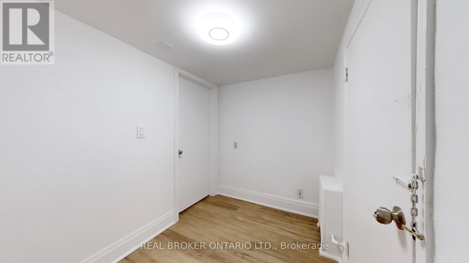 Bsmt - 451 Donlands Avenue, Toronto, Ontario  M4J 3S4 - Photo 9 - E12529524