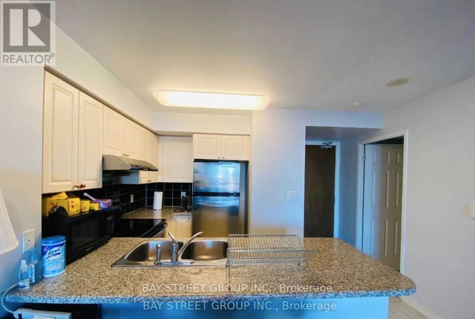 1102 - 35 Hollywood Avenue, Toronto, Ontario  M2N 0A9 - Photo 3 - C12531194