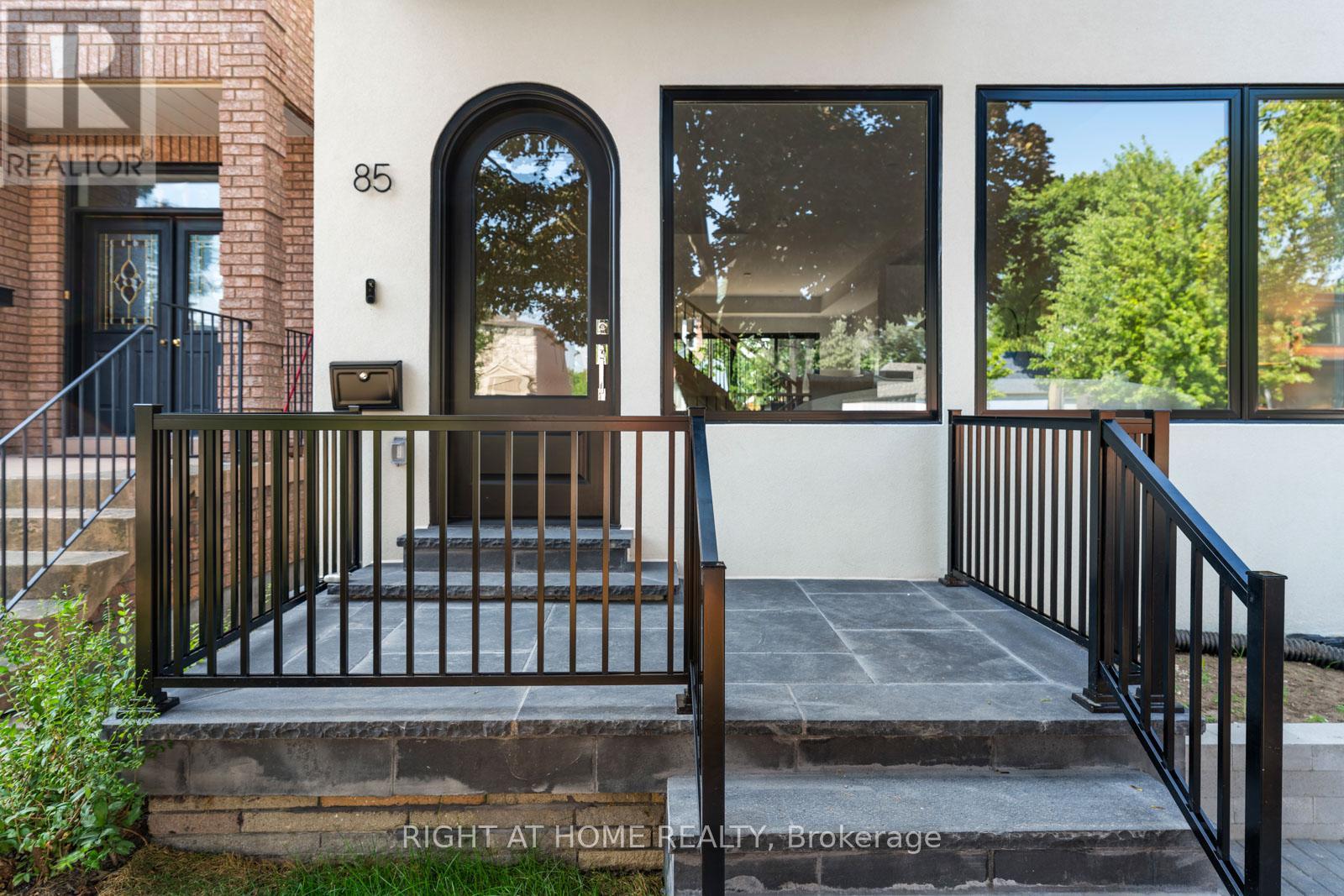 85 Holborne Avenue, Toronto, Ontario  M4C 2R3 - Photo 2 - E12531212