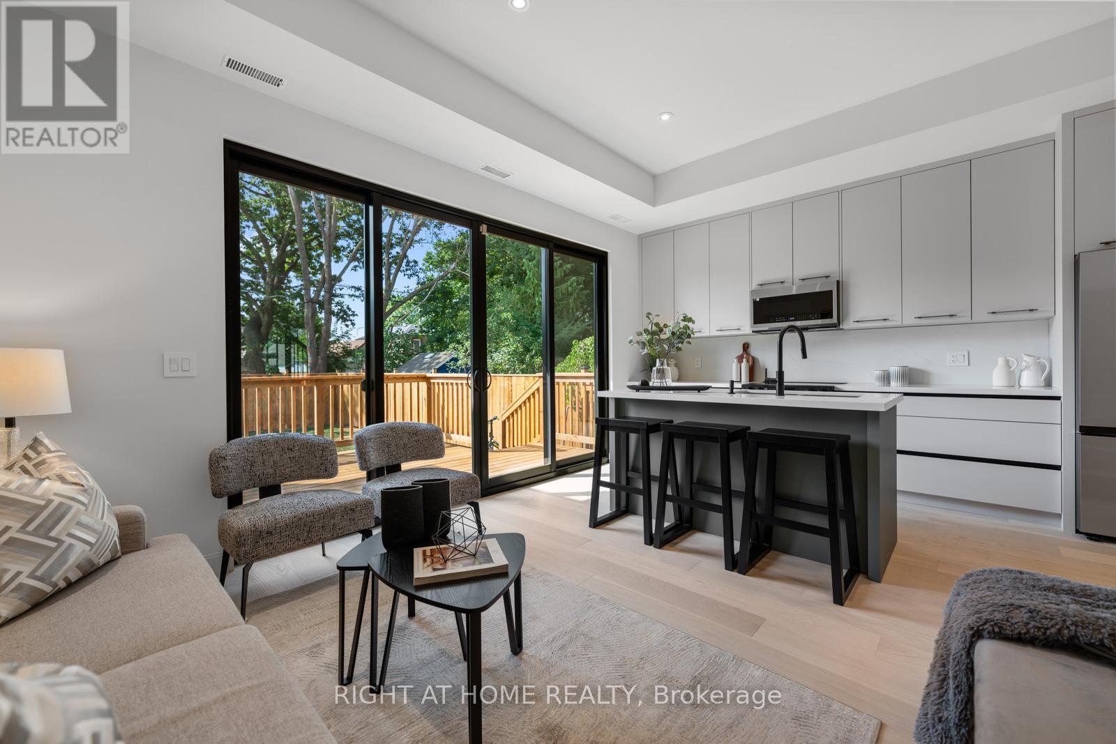 85 Holborne Avenue, Toronto, Ontario  M4C 2R3 - Photo 23 - E12531212