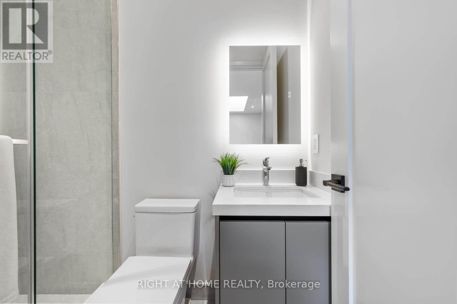 85 Holborne Avenue, Toronto, Ontario  M4C 2R3 - Photo 37 - E12531212