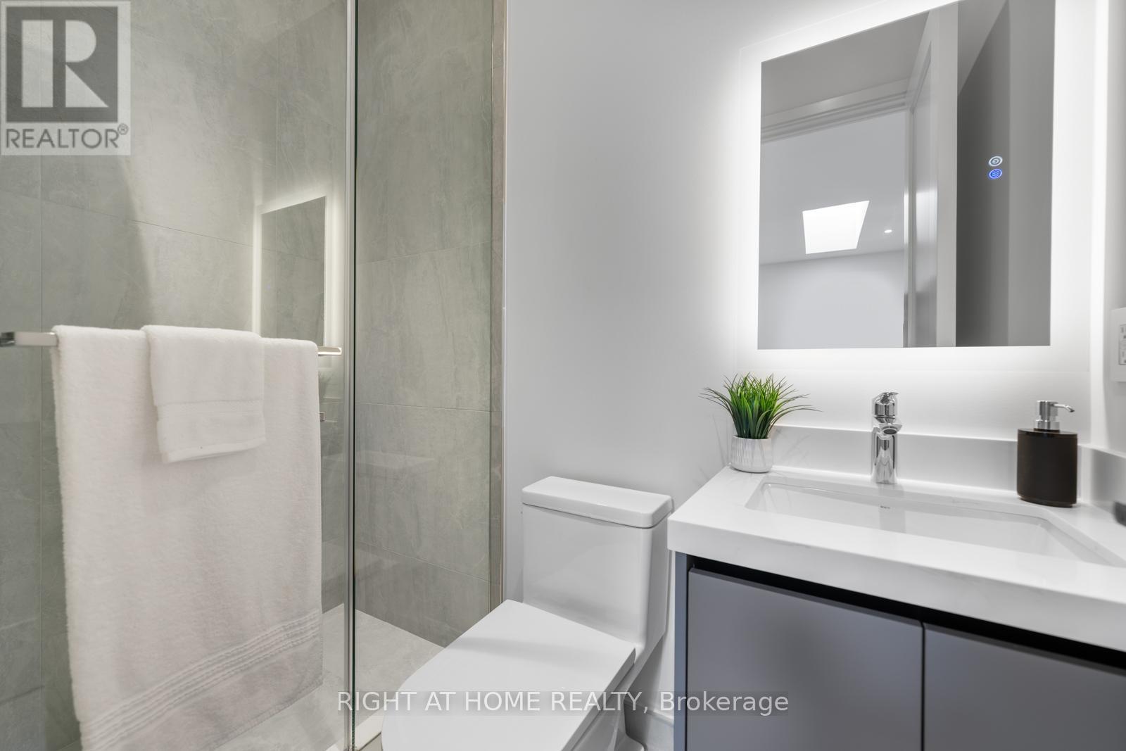 85 Holborne Avenue, Toronto, Ontario  M4C 2R3 - Photo 38 - E12531212