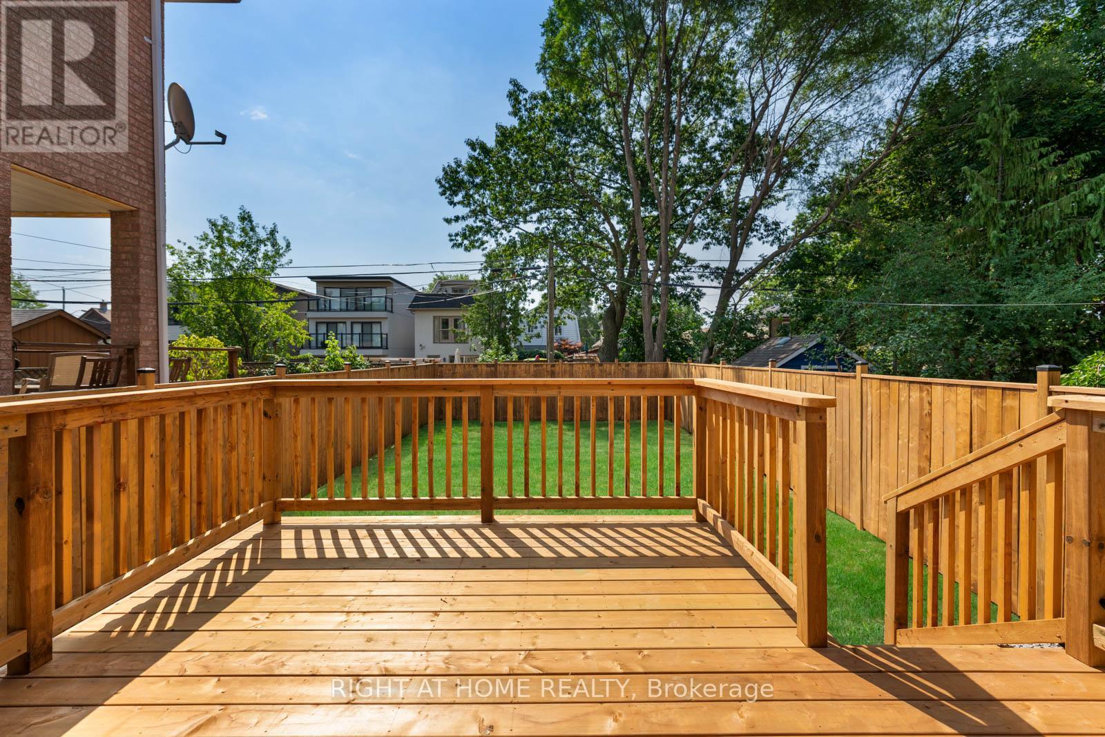 85 Holborne Avenue, Toronto, Ontario  M4C 2R3 - Photo 44 - E12531212