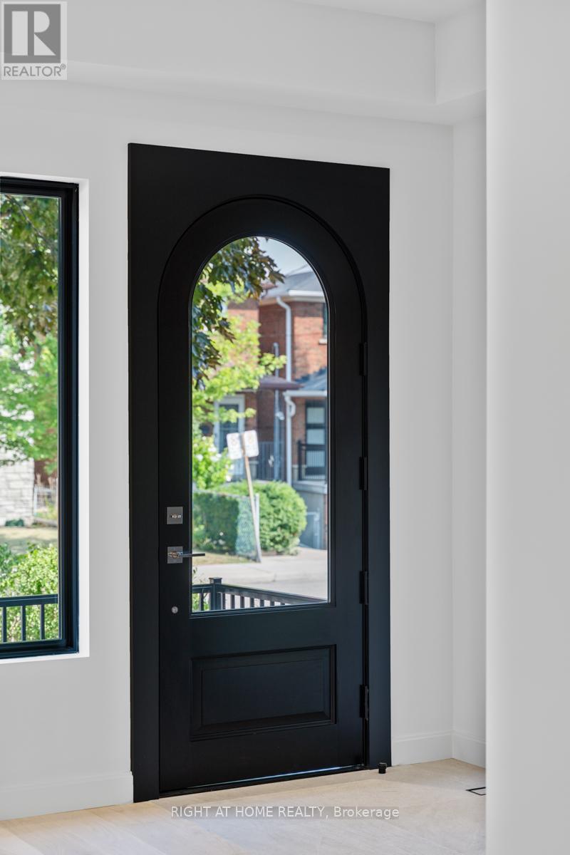 85 Holborne Avenue, Toronto, Ontario  M4C 2R3 - Photo 49 - E12531212