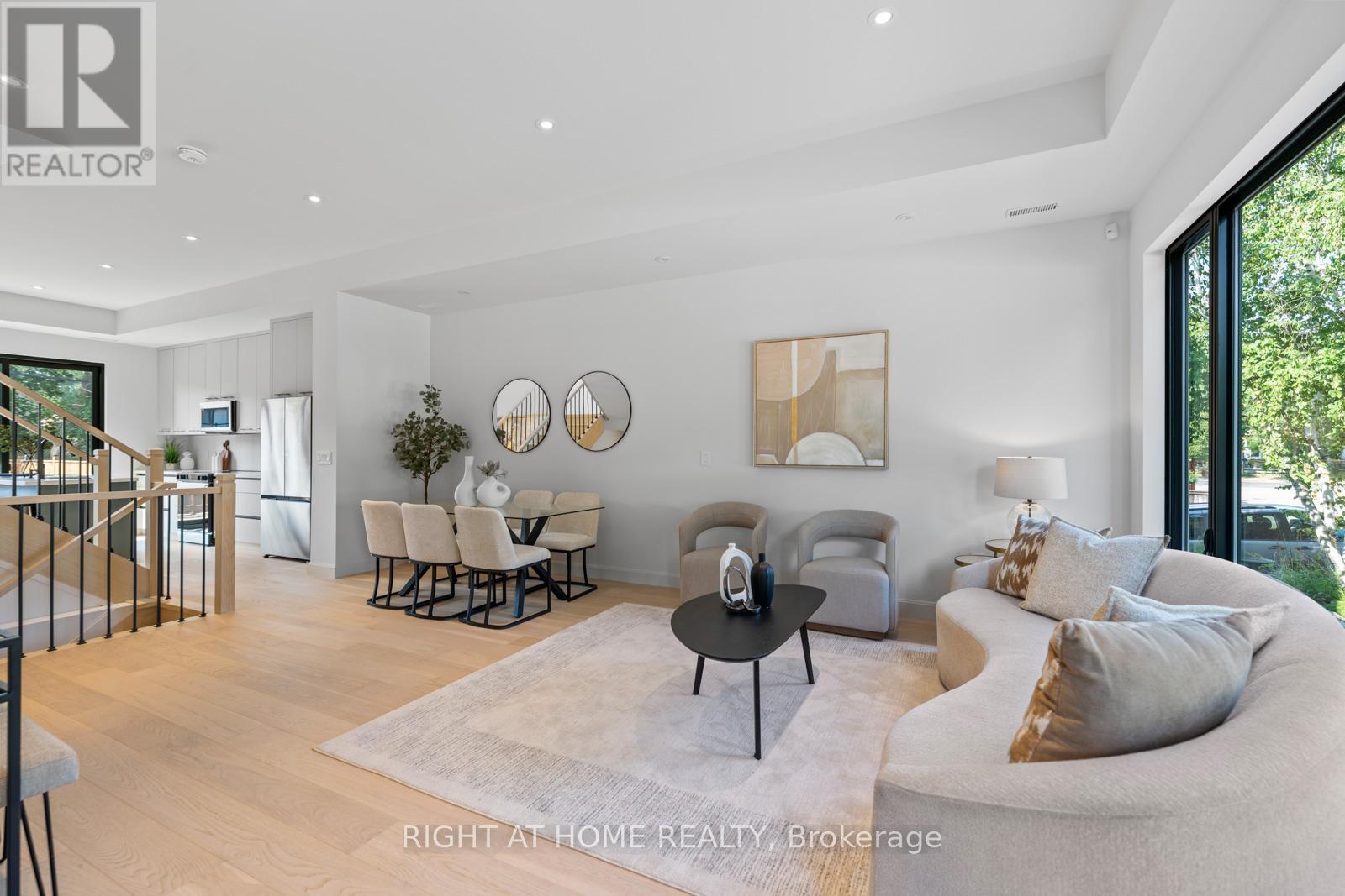 85 Holborne Avenue, Toronto, Ontario  M4C 2R3 - Photo 5 - E12531212