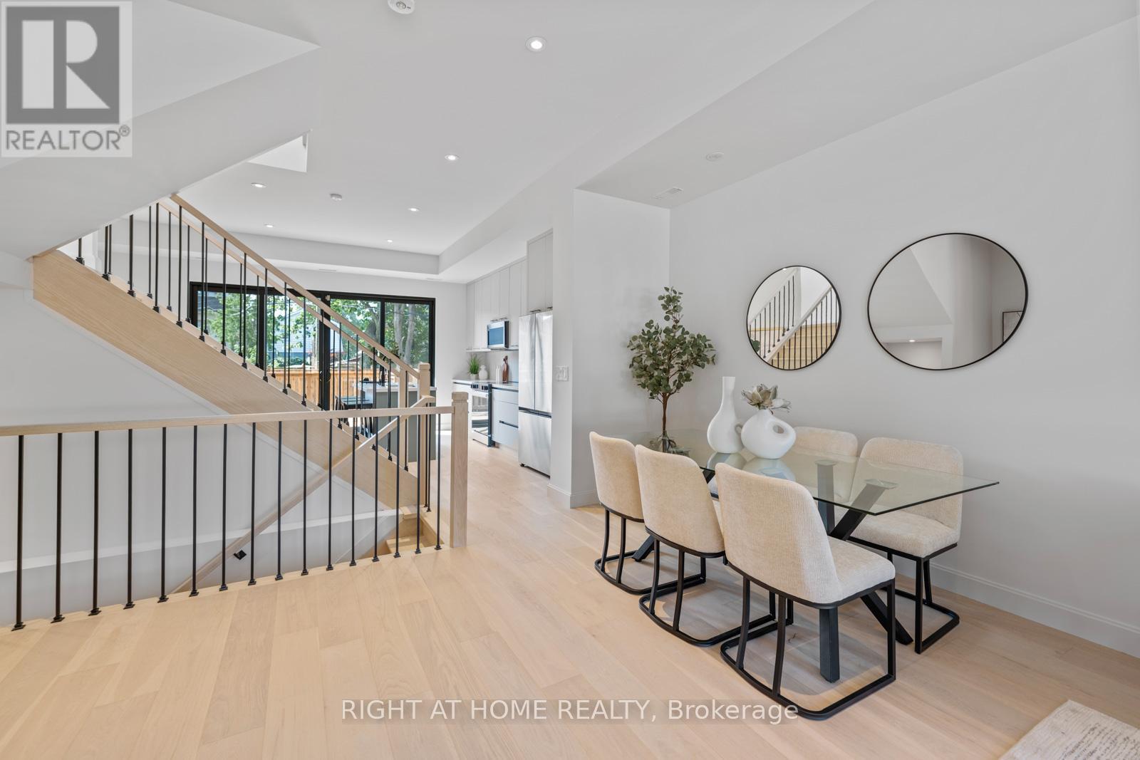 85 Holborne Avenue, Toronto, Ontario  M4C 2R3 - Photo 8 - E12531212