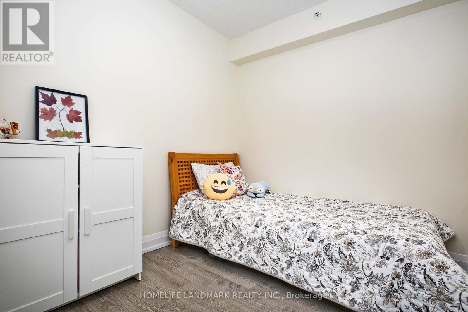 810 - 370 Highway 7 E Avenue, Richmond Hill, Ontario  L4B 0C4 - Photo 13 - N12531182