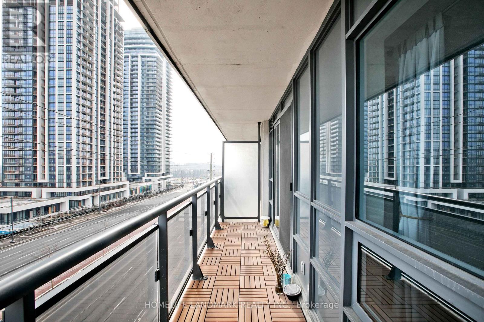 810 - 370 Highway 7 E Avenue, Richmond Hill, Ontario  L4B 0C4 - Photo 15 - N12531182