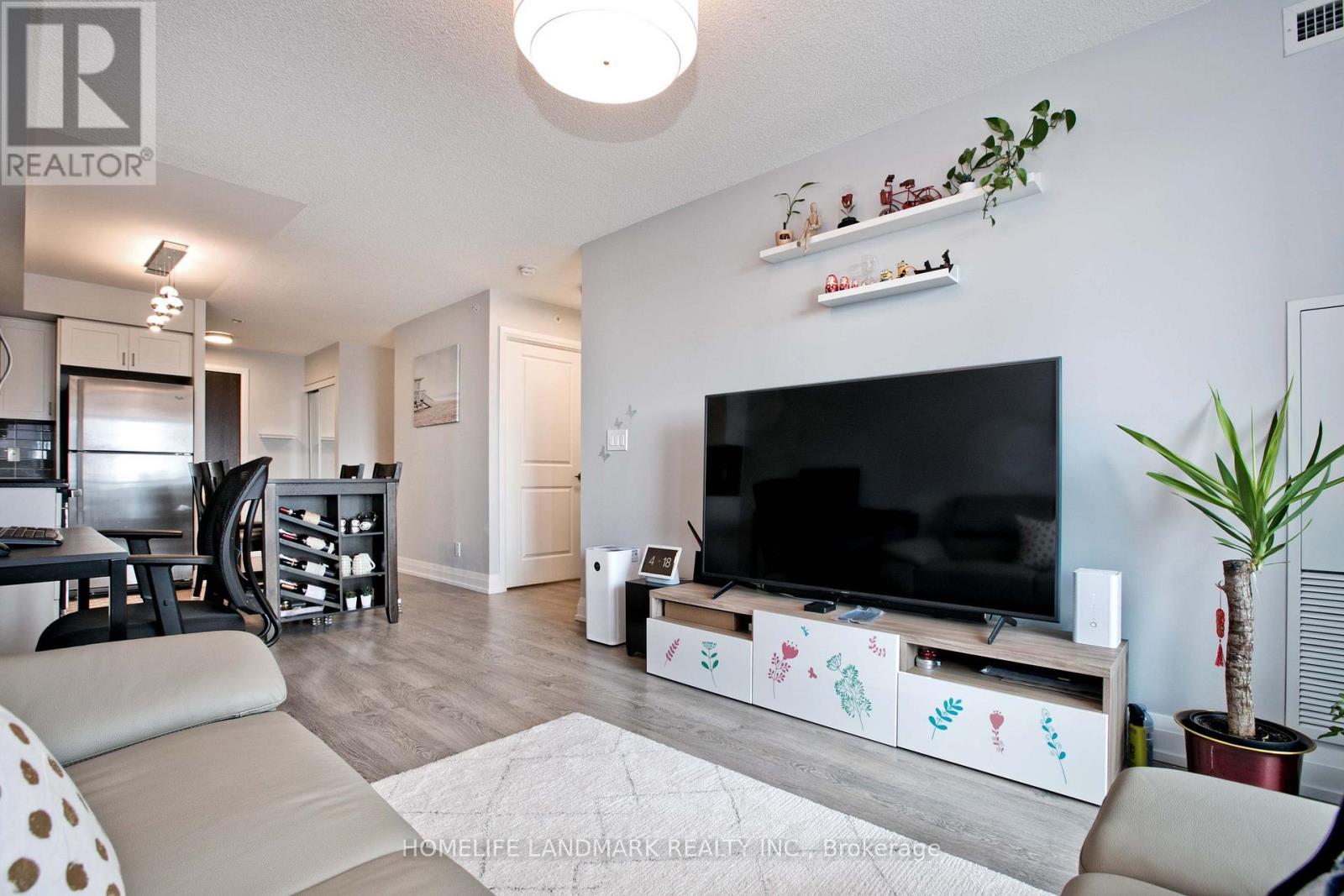 810 - 370 Highway 7 E Avenue, Richmond Hill, Ontario  L4B 0C4 - Photo 7 - N12531182