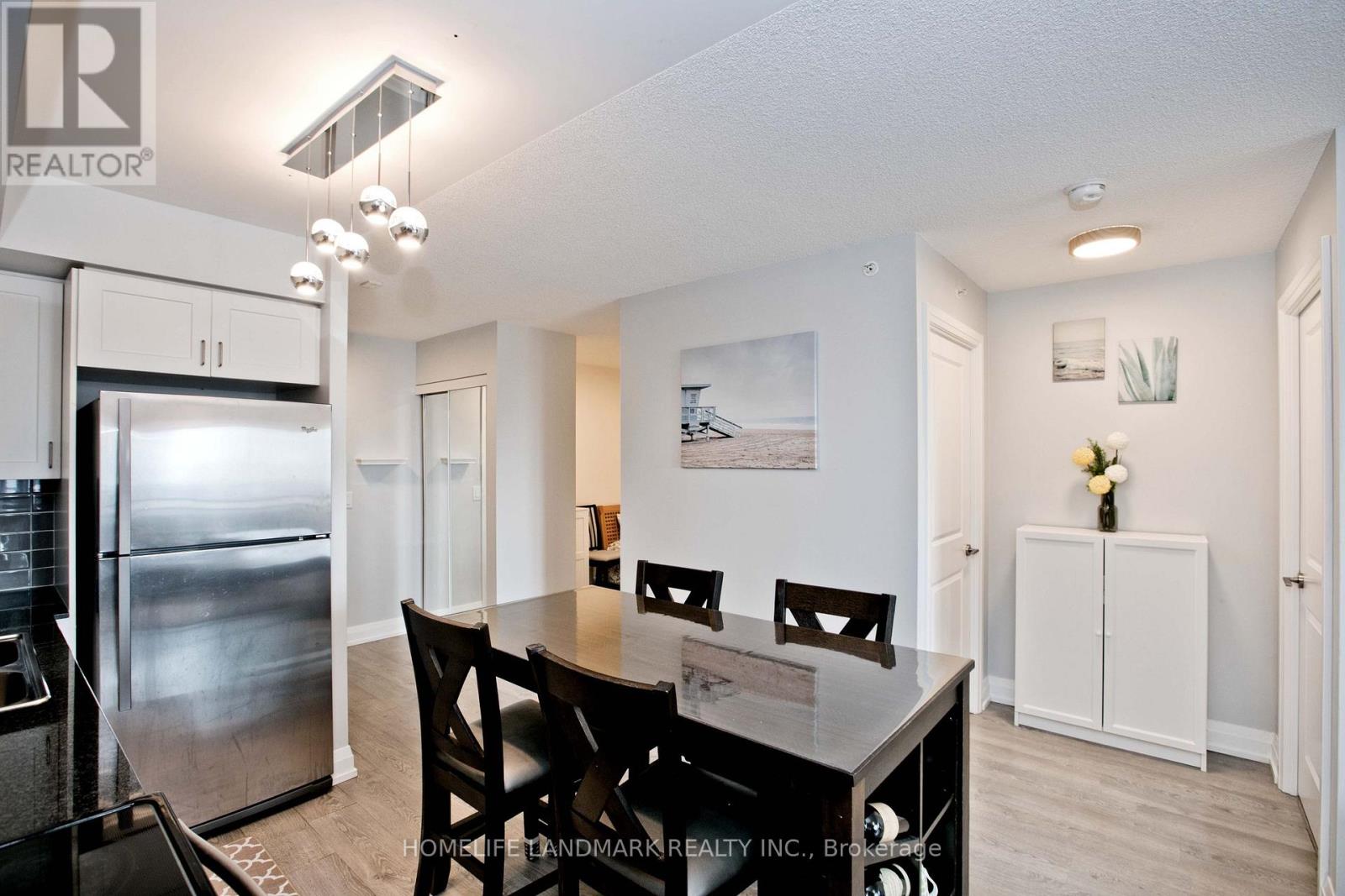 810 - 370 Highway 7 E Avenue, Richmond Hill, Ontario  L4B 0C4 - Photo 9 - N12531182