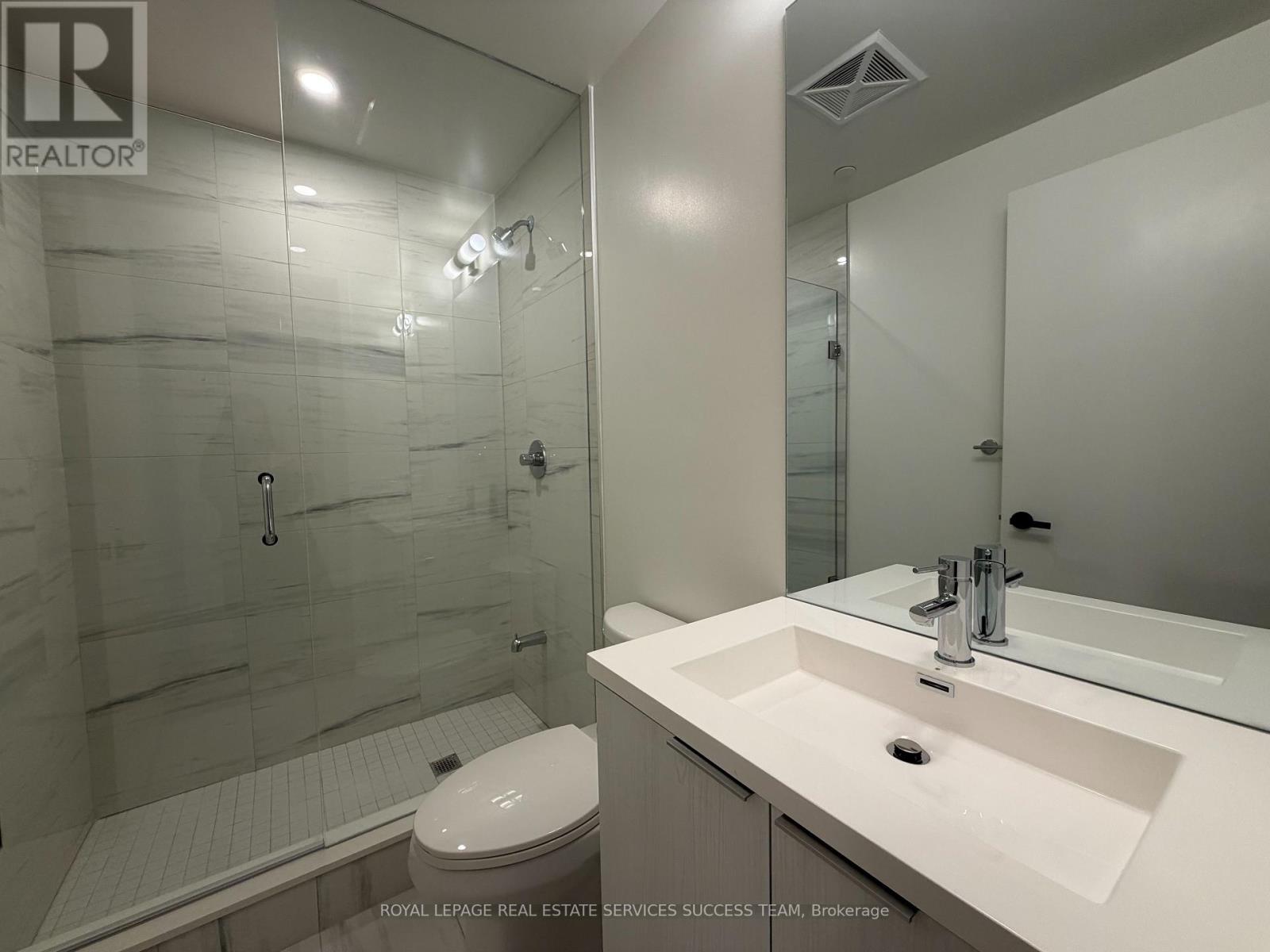 1107 - 8 Interchange Way, Vaughan, Ontario  L4K 0P9 - Photo 10 - N12531208