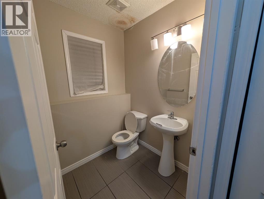 47 Saddleback Way Ne, Calgary, Alberta  T3J 4K4 - Photo 9 - A2249697