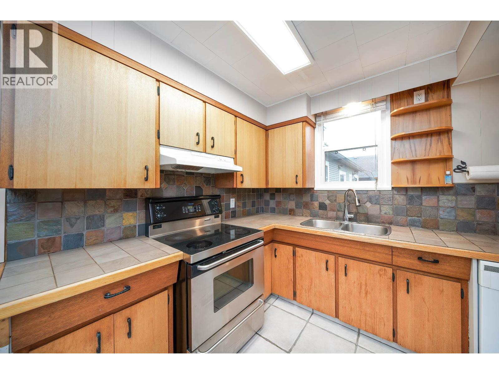 454 Kelly Street, New Westminster, British Columbia  V3L 3T9 - Photo 8 - R3066392