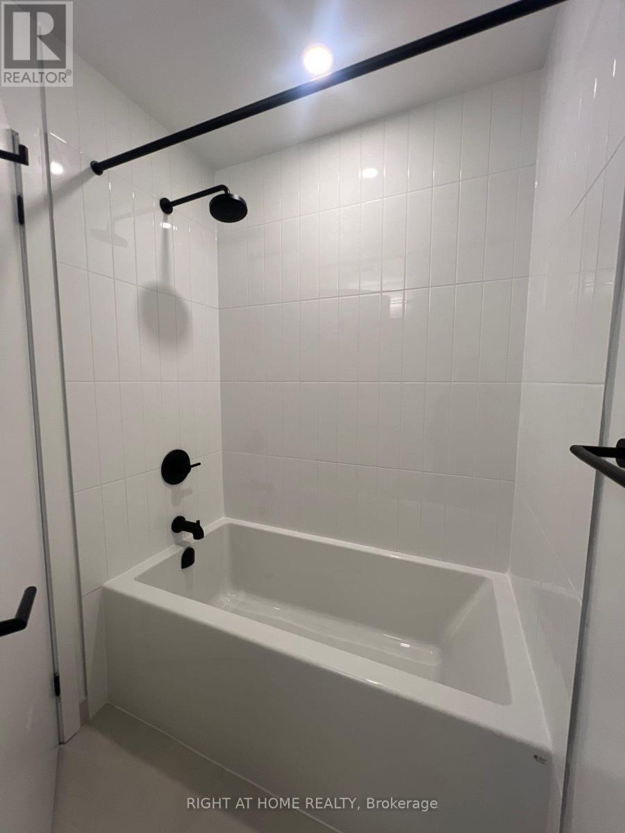 2303 - 2495 Eglinton Avenue W, Mississauga, Ontario  L5M 2T2 - Photo 10 - W12531164