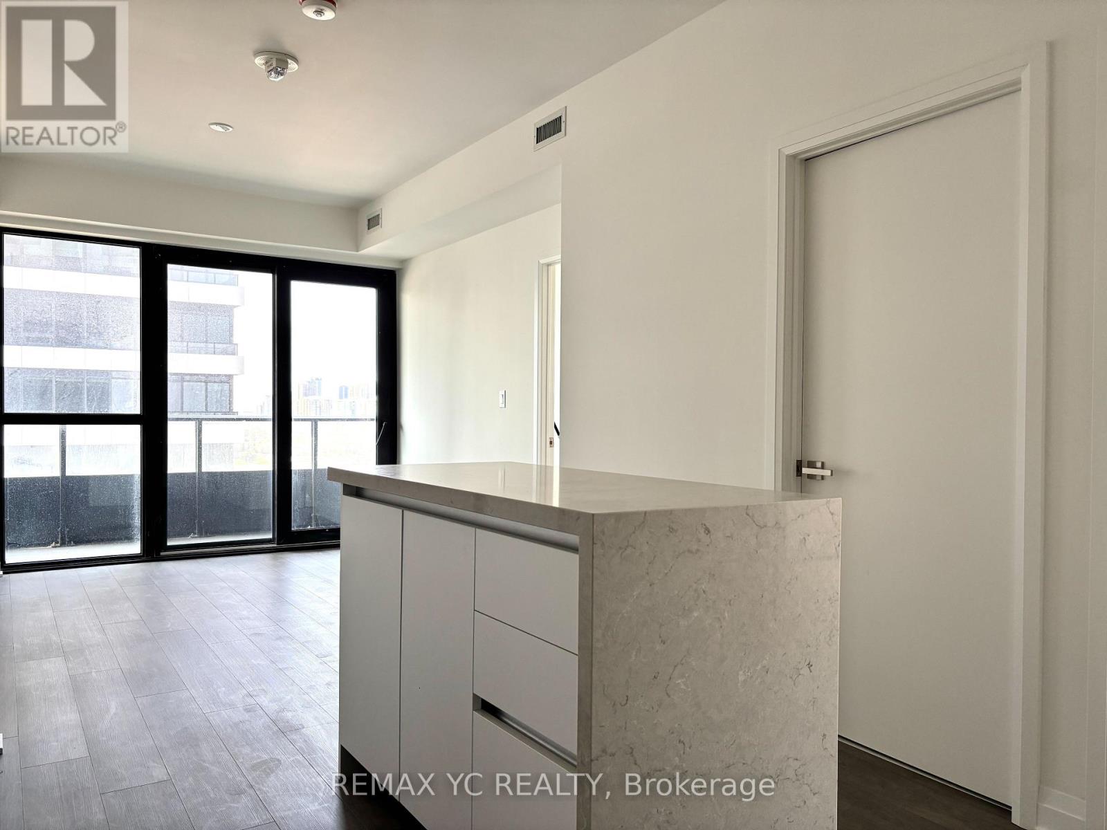 1610 - 4015 The Exchange, Mississauga, Ontario  L5B 1M7 - Photo 2 - W12531184