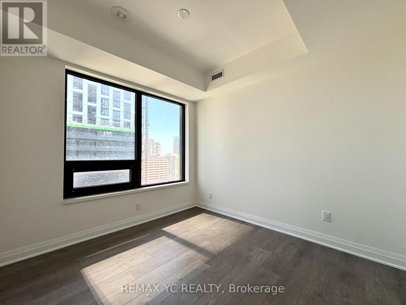 1610 - 4015 The Exchange, Mississauga, Ontario  L5B 1M7 - Photo 9 - W12531184