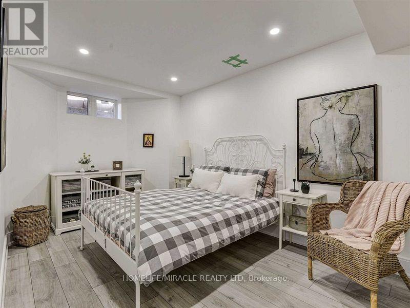 449 Landsborough Avenue, Milton, Ontario  L9T 7X7 - Photo 5 - W12531188