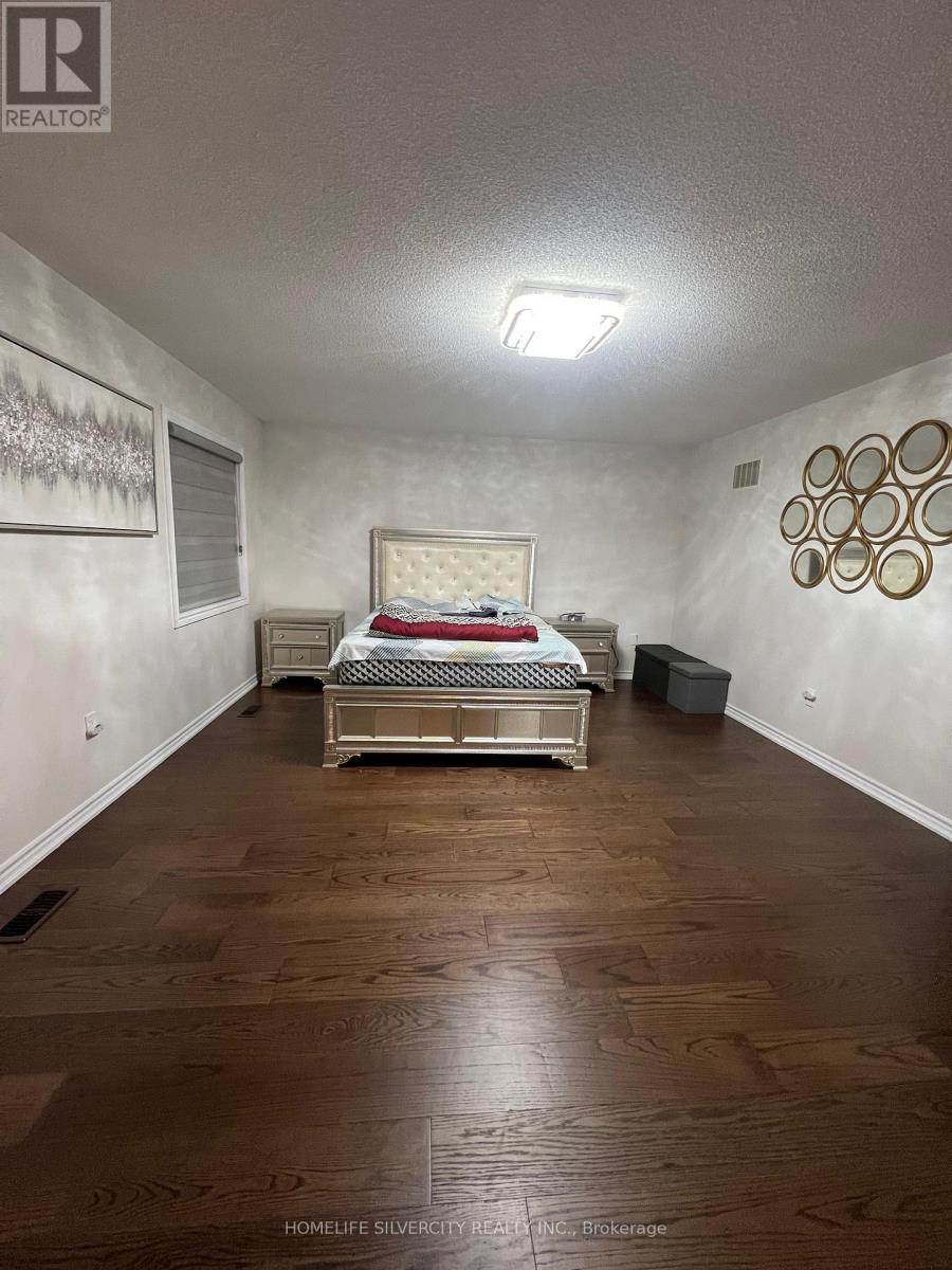 88 Roulette Crescent, Brampton, Ontario  L7A 4R6 - Photo 10 - W12531198