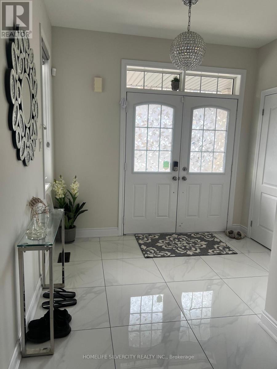 88 Roulette Crescent, Brampton, Ontario  L7A 4R6 - Photo 2 - W12531198